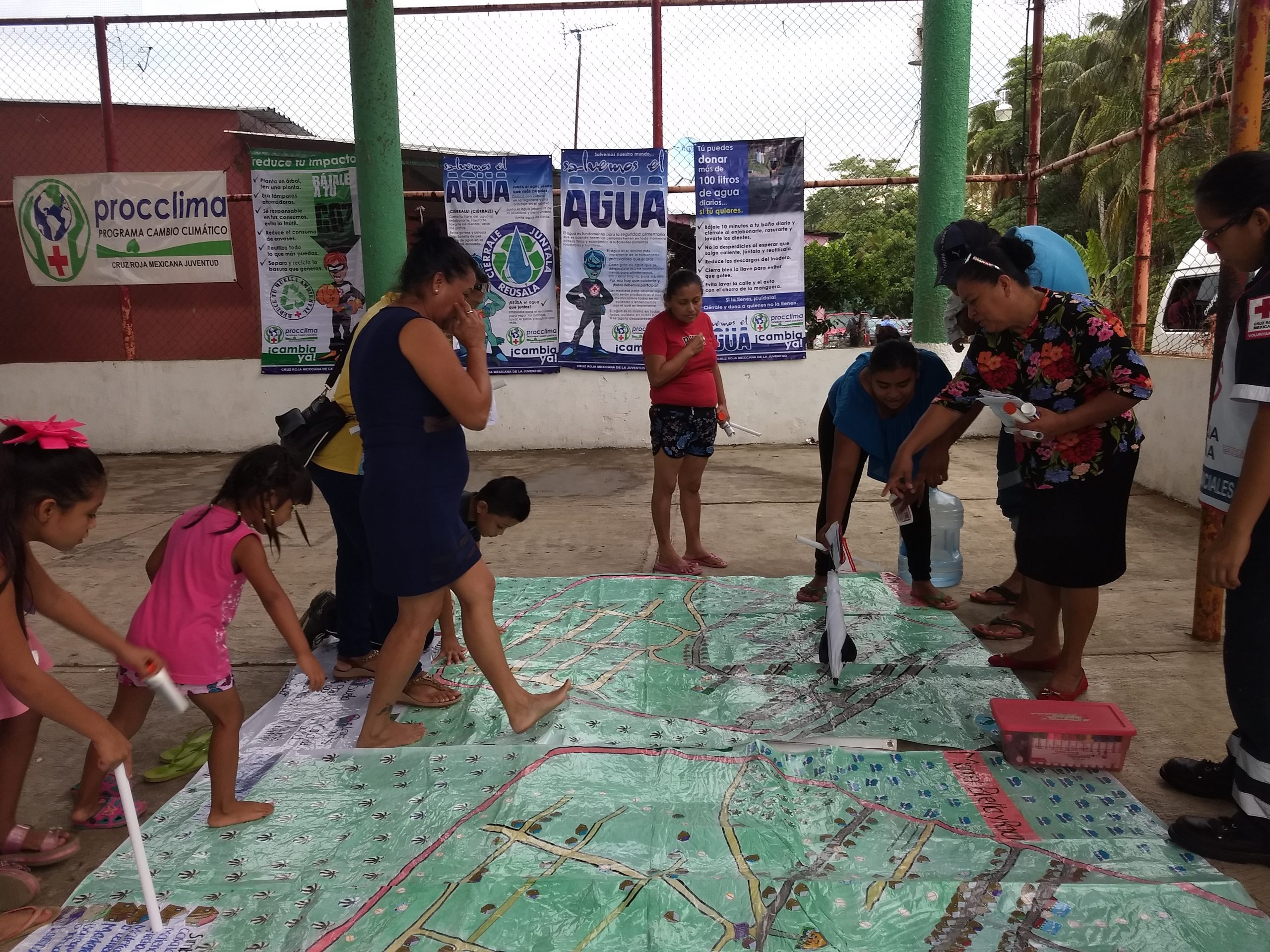 Community mapping in Mexico. Photo: Gustavo Sanchez, MRC.